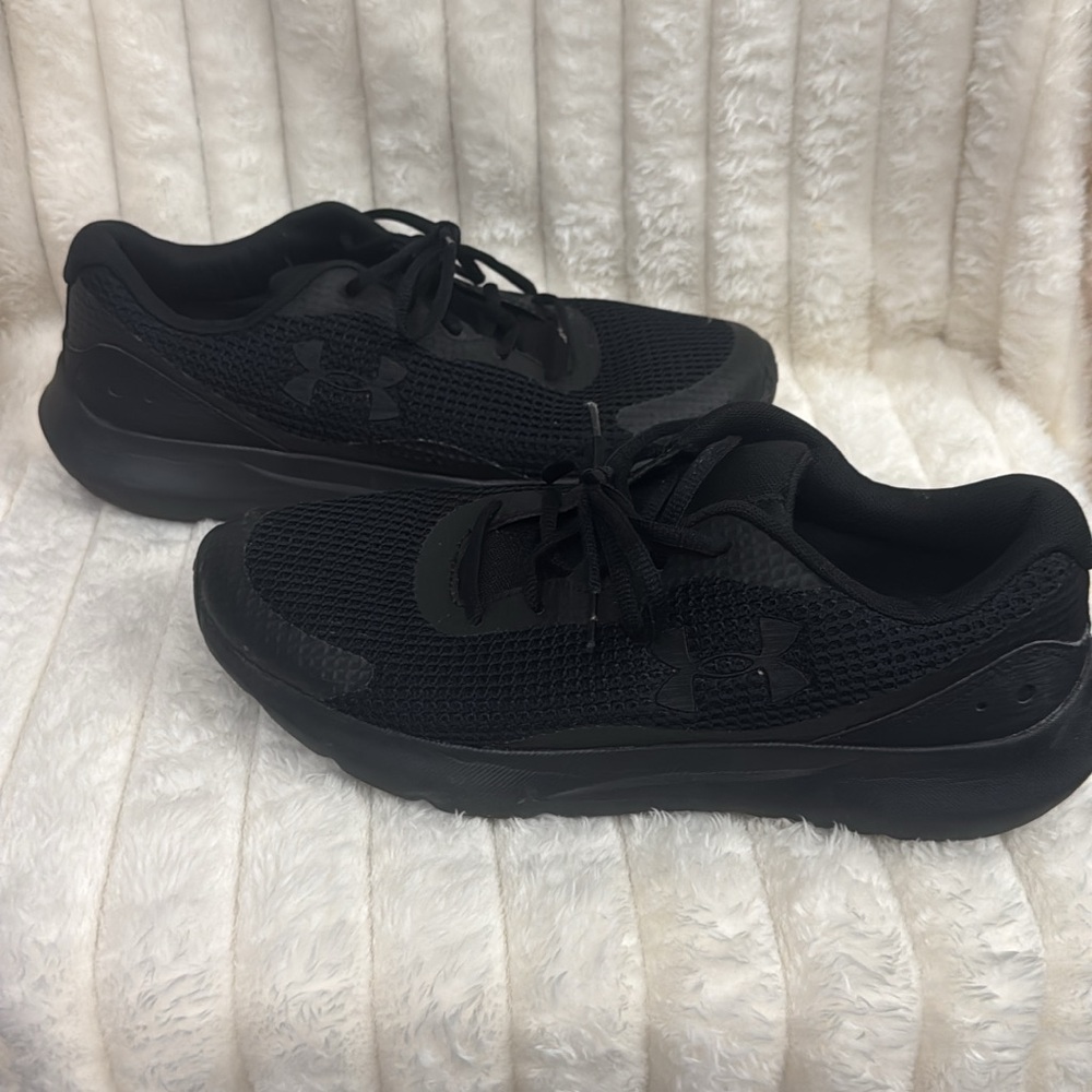 Under Armour men’s size 10 $40